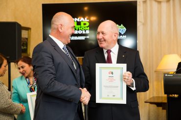 National Children’s and Youth Law Centre, Director, Matthew Keeley with His Excellency General the Honourable Sir Peter Cosgrove AK MC (Retd) at Admiralty House.